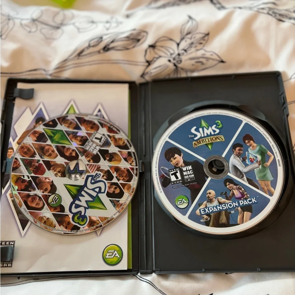 Sims 3 Deluxe‎